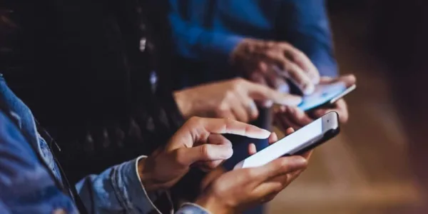 10-Group-Texting-Etiquette-Rules-Everyone-Should-Follow