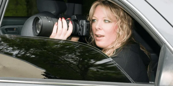 female-private-investigator-min